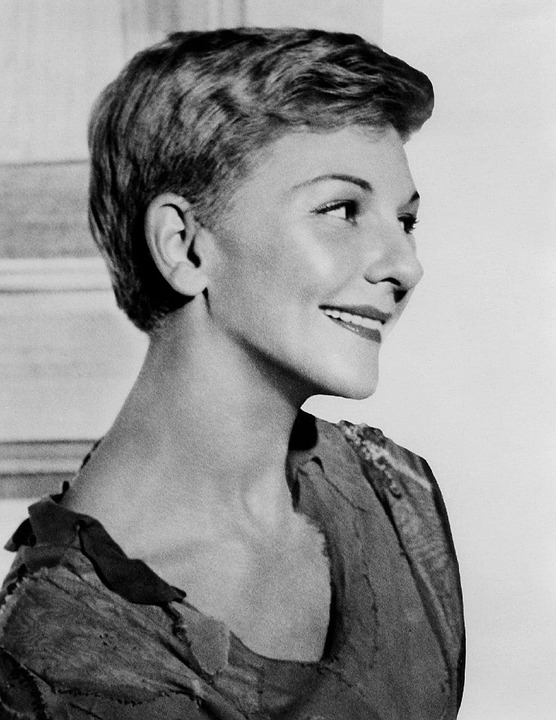 mary-martin-as-peter-pan-402599_960_720